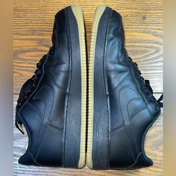 Nike Air Force 1 Low Black Gum DZ4404-001 Men's Size 10.5 - Picture 4 of 10